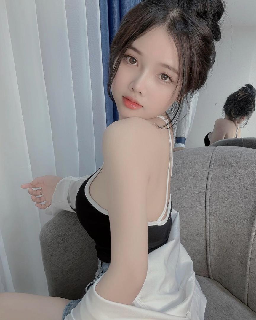 Vietnam - Nancy 18yrs 34C-24-34 161CM 45KG